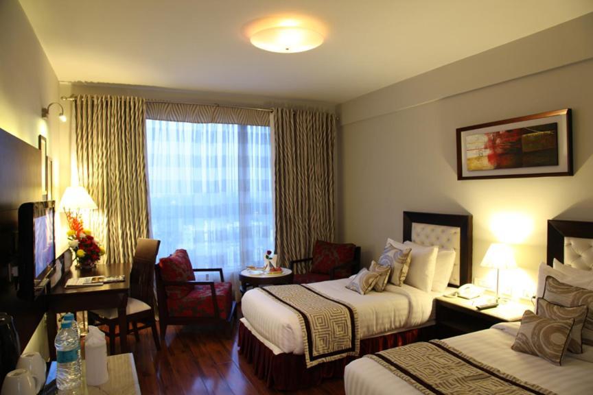 Treehouse Queens Pearl Gurgaon Exteriör bild