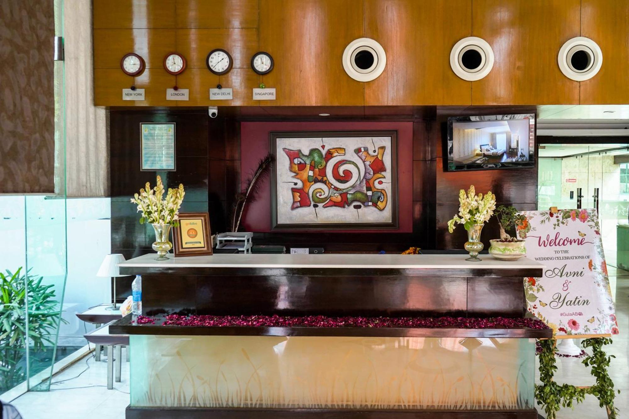 Treehouse Queens Pearl Gurgaon Exteriör bild